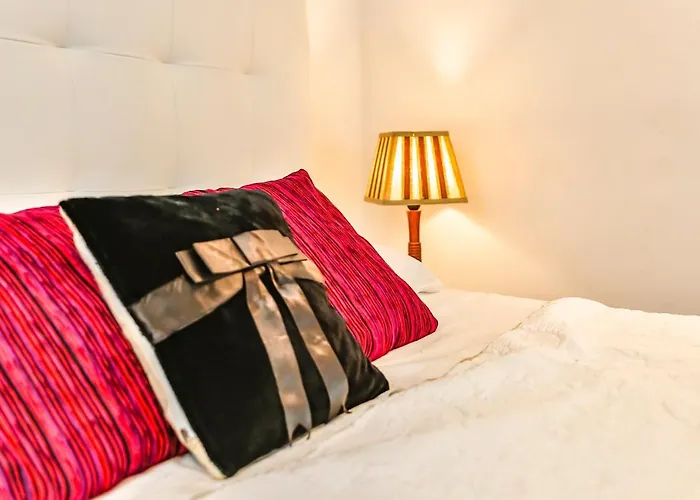 Ghat Apartments Montroig