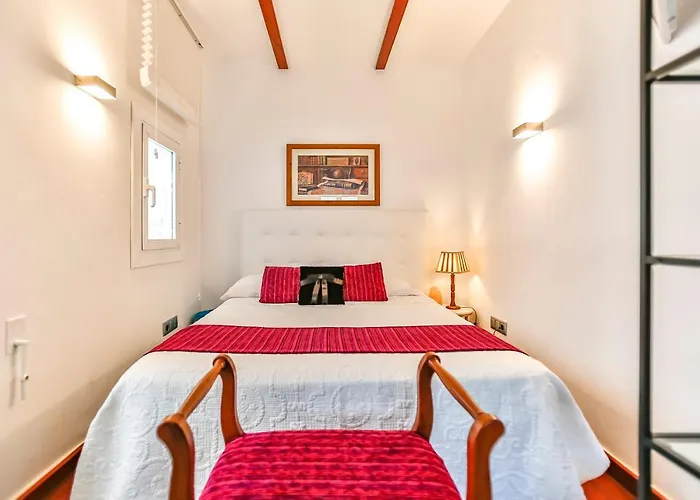 Ghat Apartments Montroig